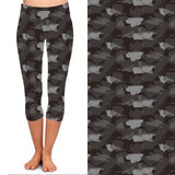 EXTRA PLUS BLACK AND GRAY CAMO LEGGING CAPRIS